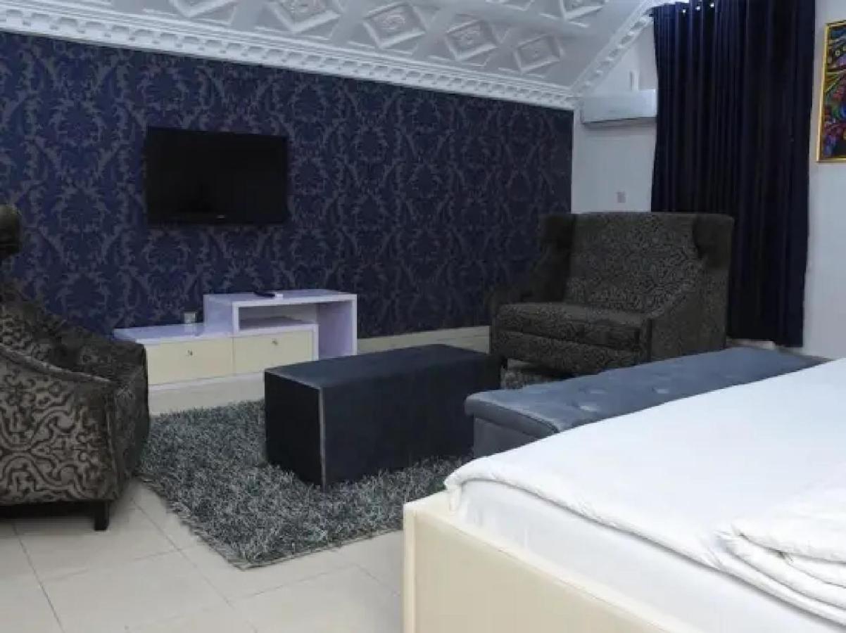 Room In Lodge - Ambience Hotels Abujahome For Leisure And Business Travellers Bagian luar foto