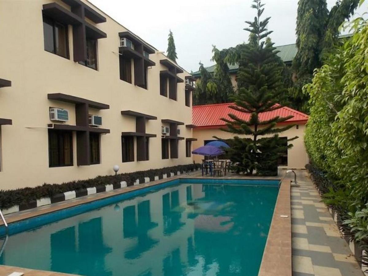 Room In Lodge - Ambience Hotels Abujahome For Leisure And Business Travellers Bagian luar foto