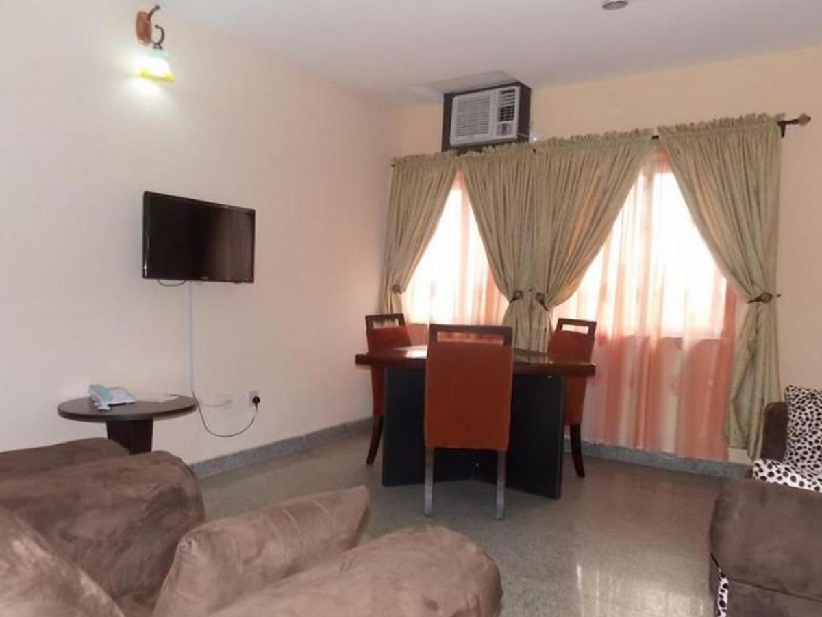 Room In Lodge - Ambience Hotels Abujahome For Leisure And Business Travellers Bagian luar foto
