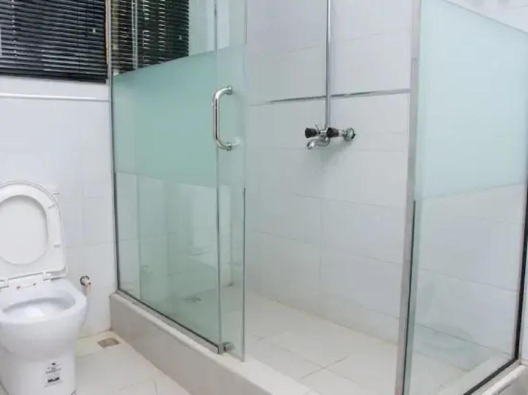 Room In Lodge - Ambience Hotels Abujahome For Leisure And Business Travellers Bagian luar foto