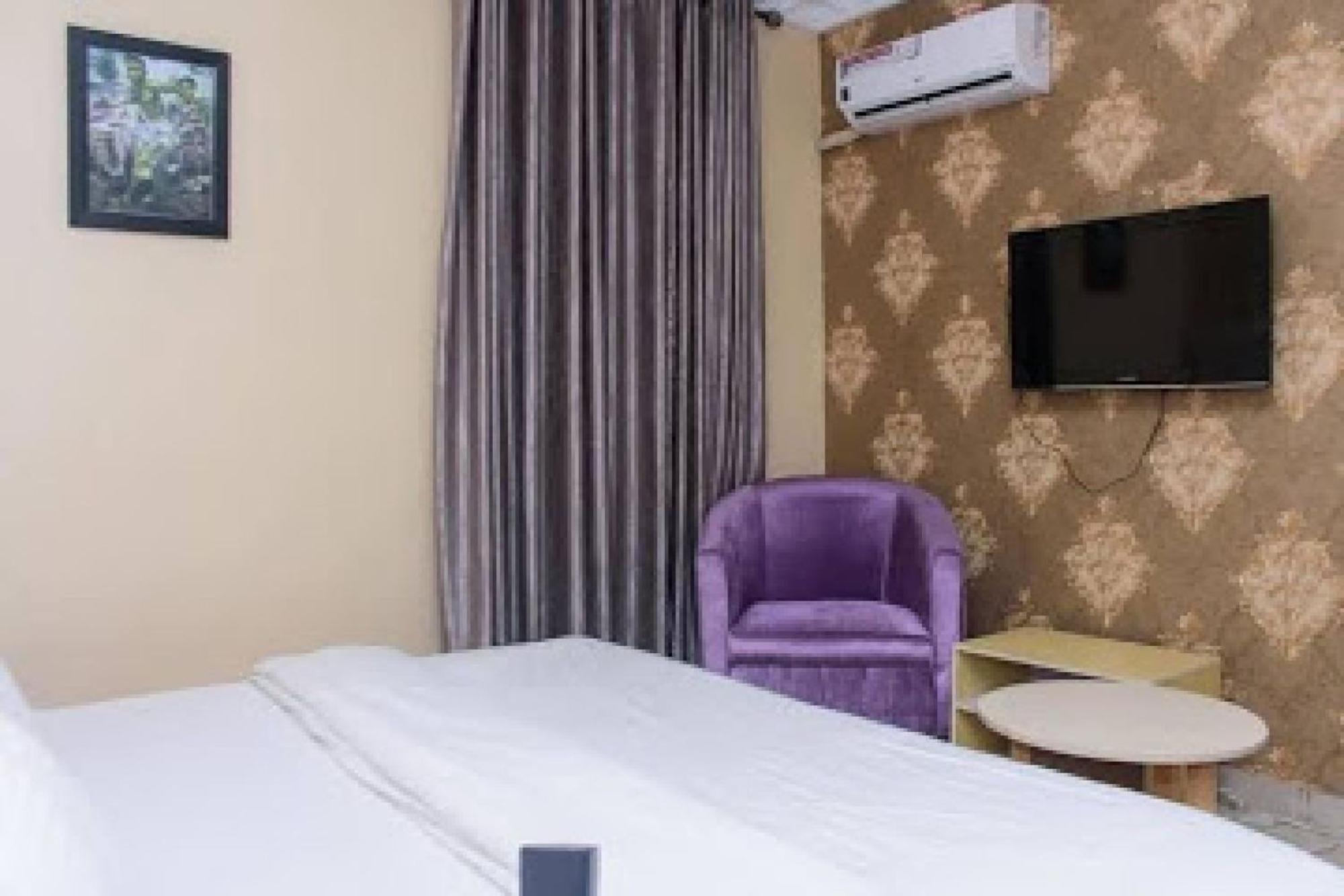 Room In Lodge - Ambience Hotels Abujahome For Leisure And Business Travellers Bagian luar foto